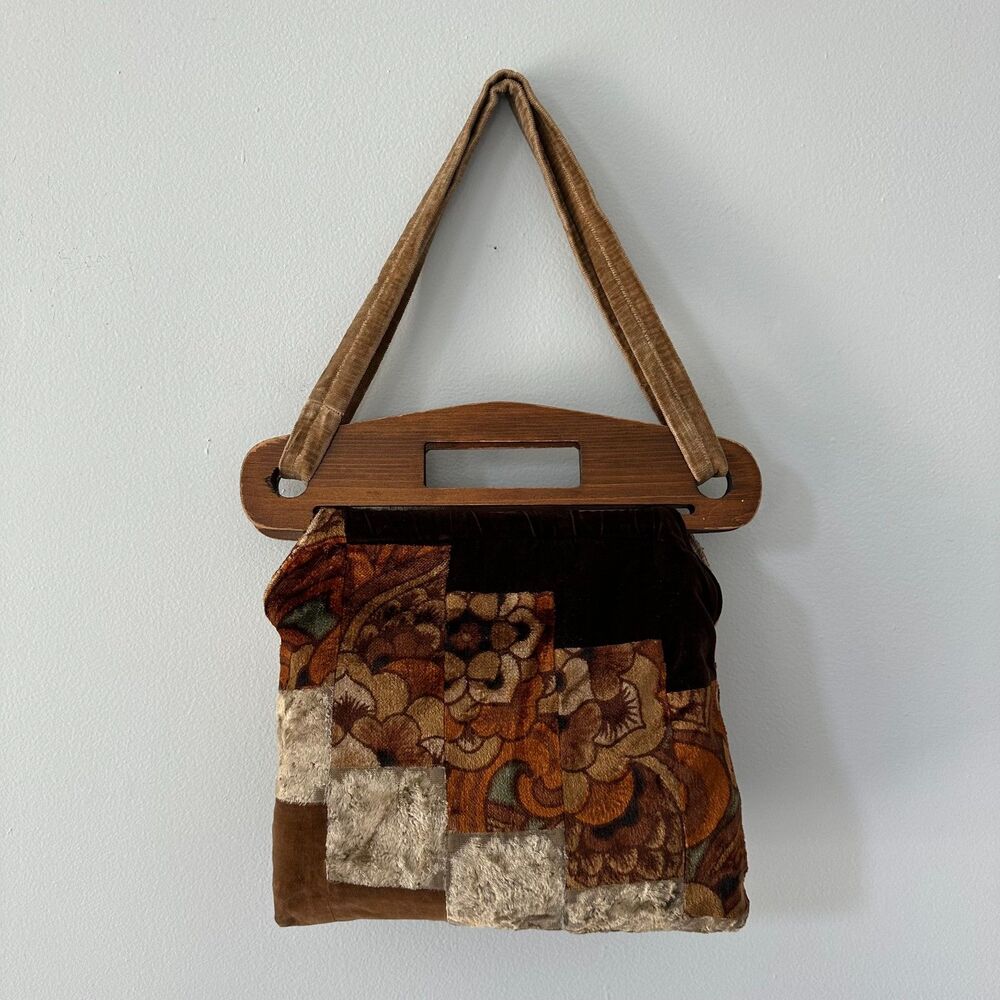 Vintage 70s Patchwork Velvet Shoulder Bag Wooden Handle Boho Floral Earthy - Picture 4 of 14